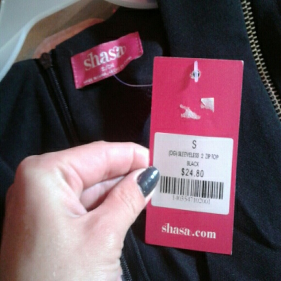 This gorgeous Shasa top is NWT! - Picture 2 of 4